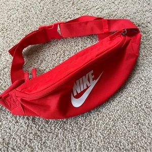 Nike Heritage Waistpack